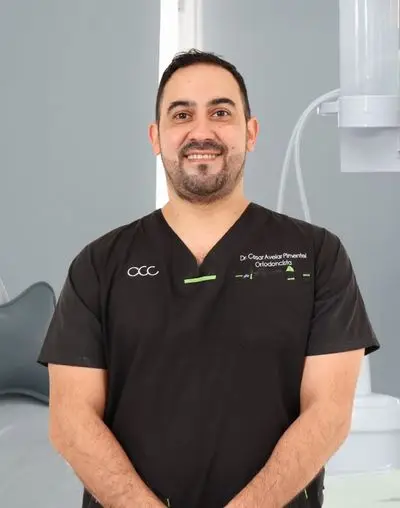 Dr. César Avelar, especialista en ortodoncia y ortopedia maxilar